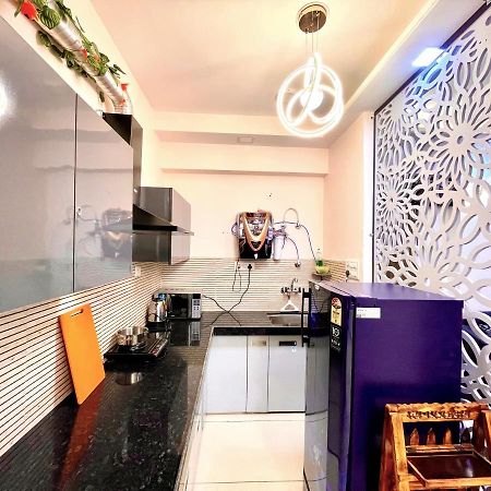 Airport Bliss Apartment+Balcony & Netflix + Prime Джайпур Екстериор снимка