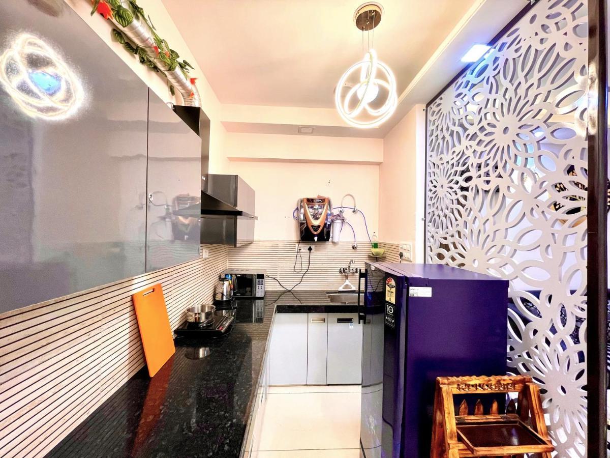 Airport Bliss Apartment+Balcony & Netflix + Prime Джайпур Екстериор снимка