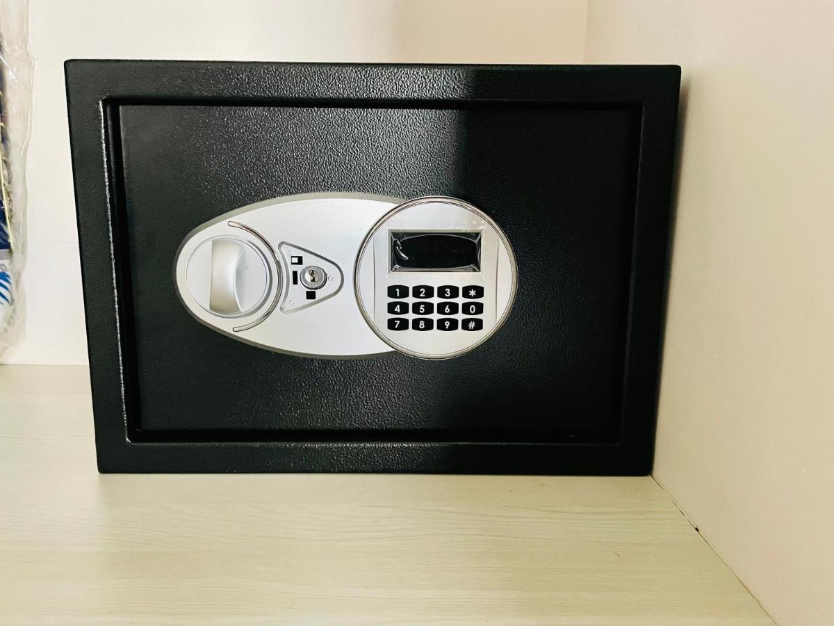 Airport Bliss Apartment+Balcony & Netflix + Prime Джайпур Екстериор снимка